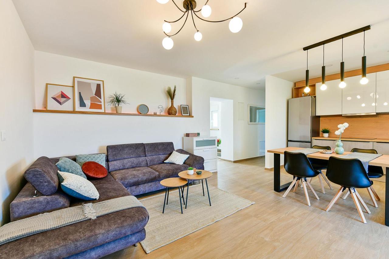 Apartment Aura Пореч Екстериор снимка