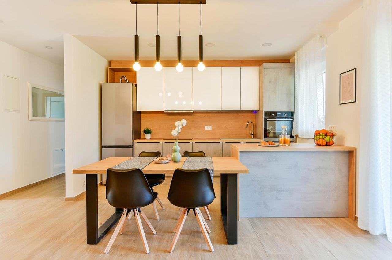 Apartment Aura Пореч Екстериор снимка